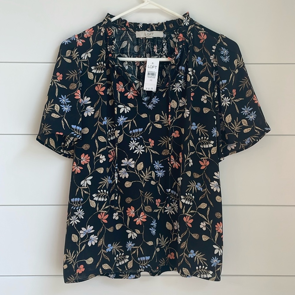 NWT, Loft top, size XS